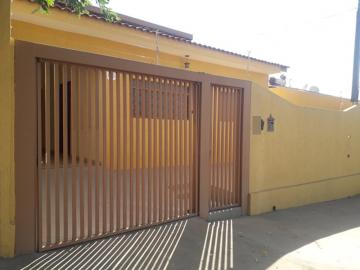 Alugar Casa / Padrão em São José do Rio Preto. apenas R$ 2.000,00
