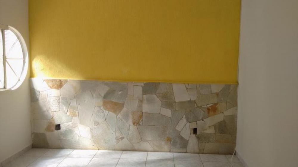 Comprar Casa / Padrão em São José do Rio Preto R$ 250.000,00 - Foto 4