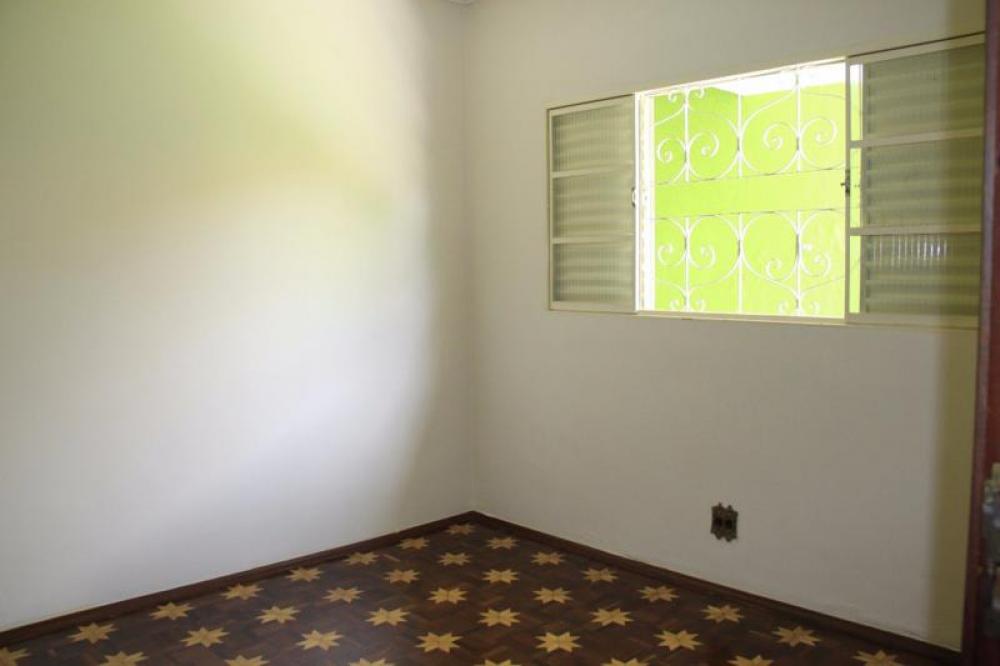 Comprar Casa / Padrão em Araçatuba R$ 300.000,00 - Foto 2