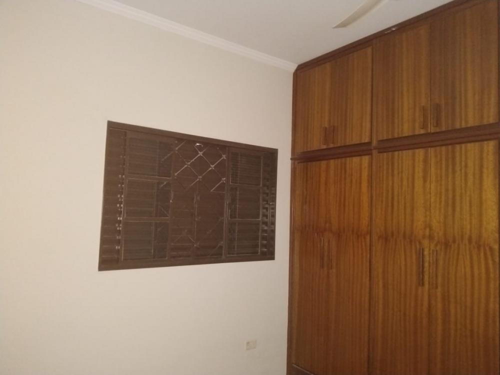 Alugar Casa / Padrão em São José do Rio Preto R$ 1.950,00 - Foto 9