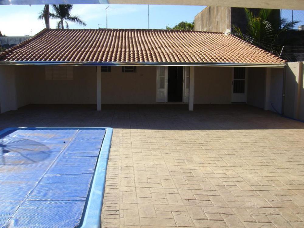 Alugar Casa / Padrão em São José do Rio Preto R$ 2.000,00 - Foto 2