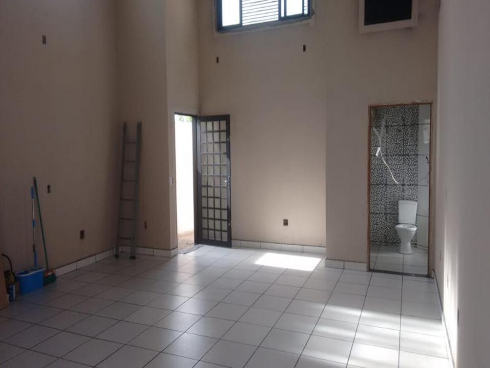 Alugar Comercial / Salão em São José do Rio Preto R$ 1.300,00 - Foto 1