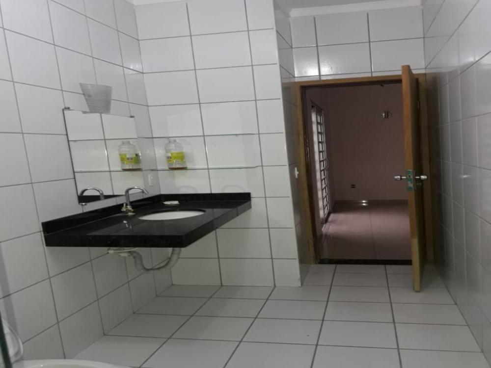 Alugar Casa / Padrão em São José do Rio Preto R$ 3.500,00 - Foto 4