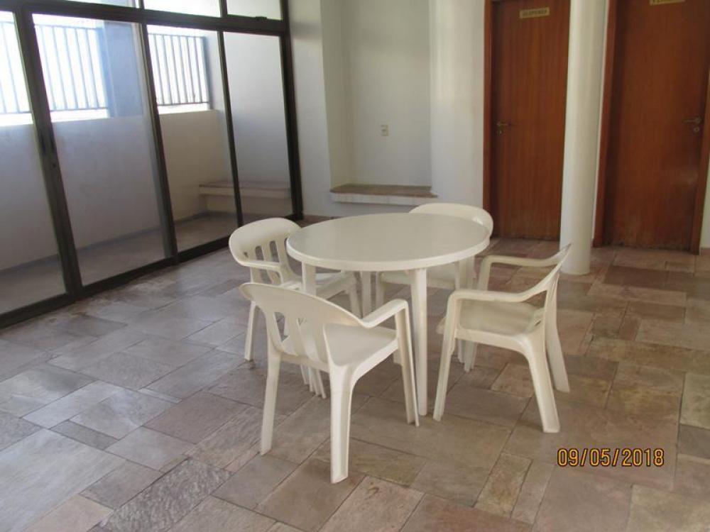 Comprar Apartamento / Padrão em São José do Rio Preto R$ 300.000,00 - Foto 6