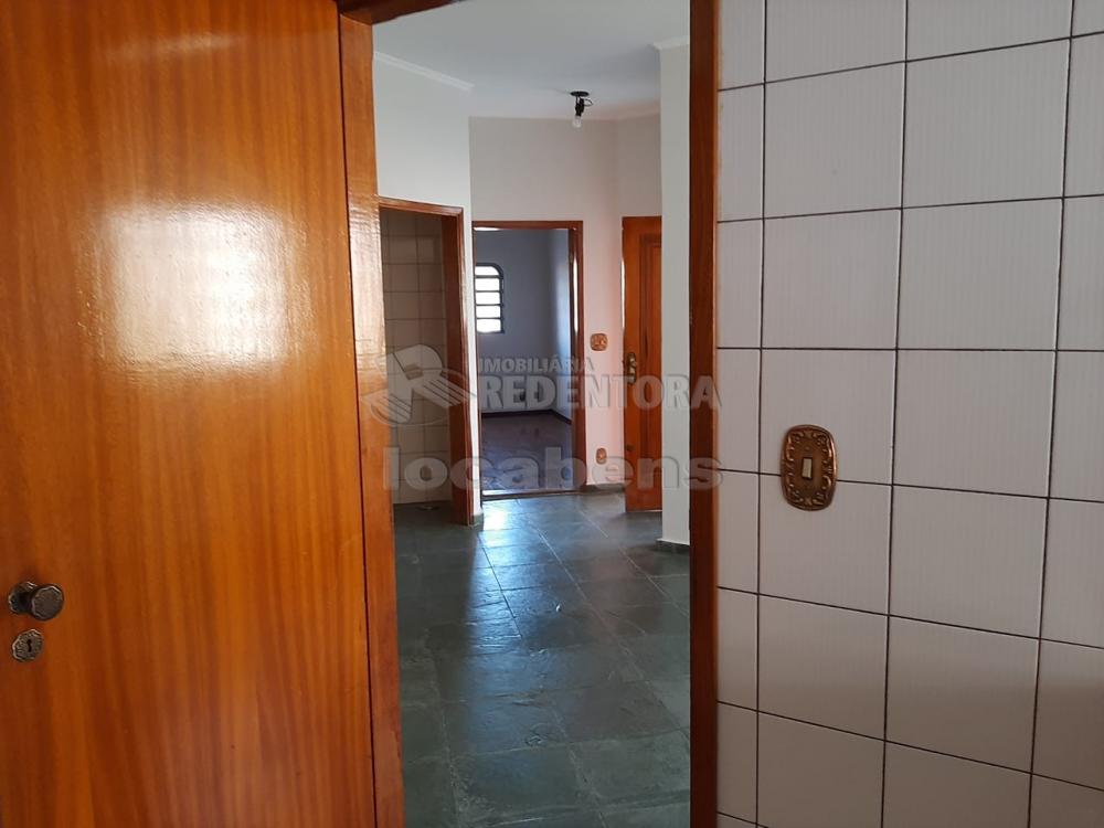 Alugar Casa / Padrão em São José do Rio Preto R$ 3.500,00 - Foto 16