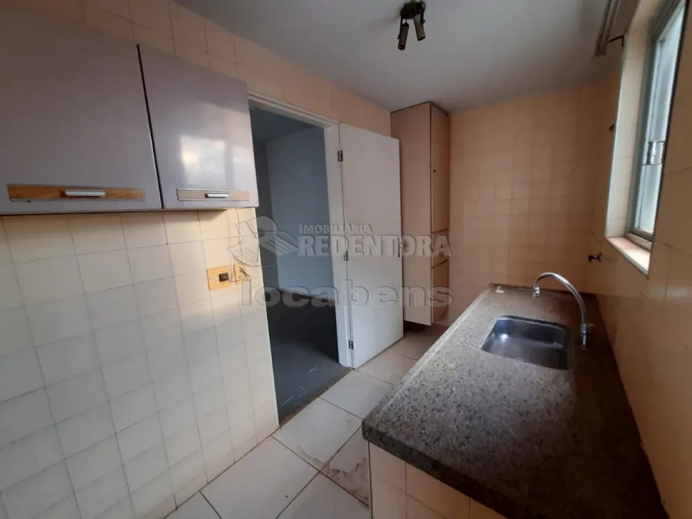 Alugar Apartamento / Padrão em São José do Rio Preto R$ 700,00 - Foto 4