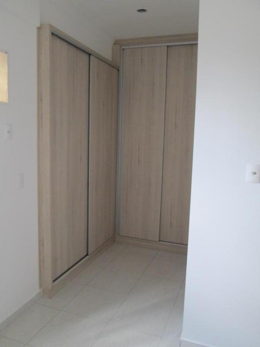 Comprar Apartamento / Padrão em São José do Rio Preto R$ 320.000,00 - Foto 2