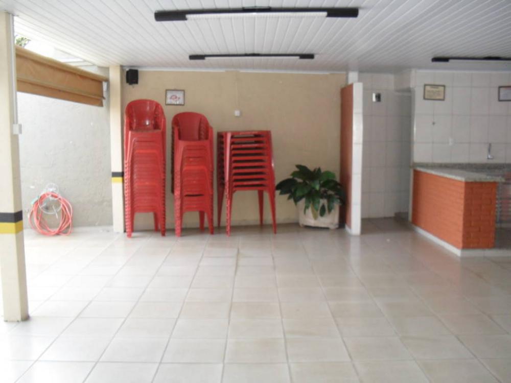 Comprar Apartamento / Padrão em São José do Rio Preto R$ 300.000,00 - Foto 4