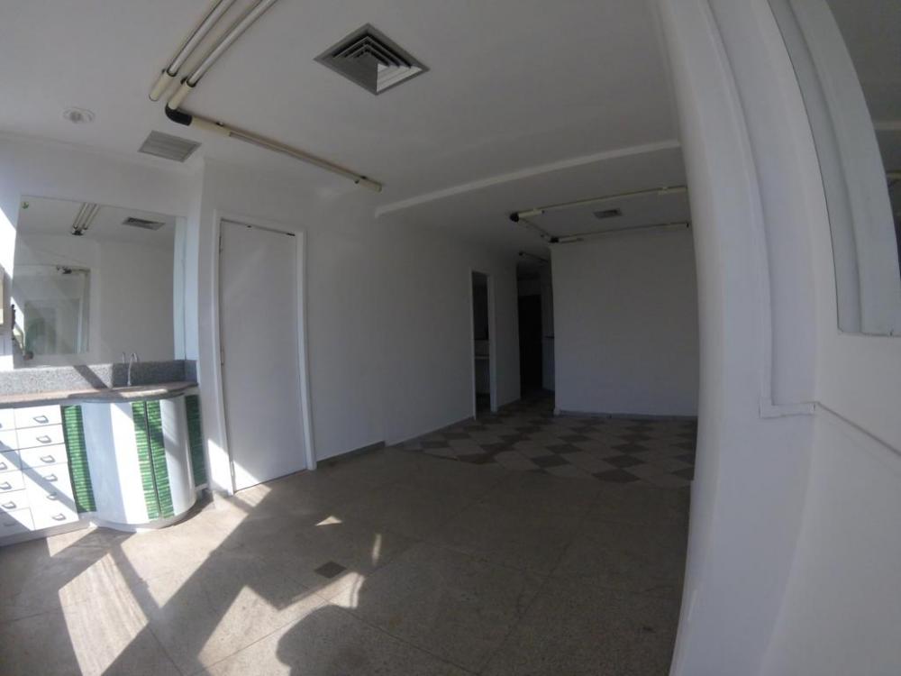 Alugar Comercial / Sala em São José do Rio Preto R$ 400,00 - Foto 5