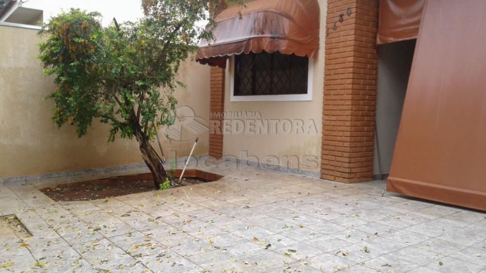 Alugar Casa / Padrão em São José do Rio Preto R$ 1.500,00 - Foto 2