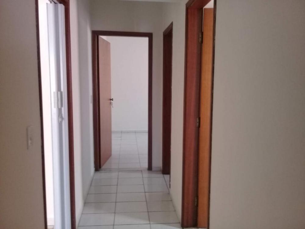 Alugar Casa / Padrão em São José do Rio Preto R$ 1.337,80 - Foto 4