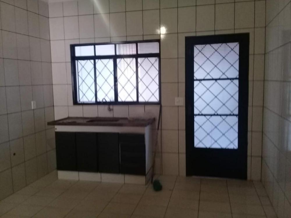 Alugar Casa / Padrão em São José do Rio Preto R$ 1.337,80 - Foto 11