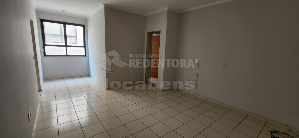 Alugar Apartamento / Padrão em São José do Rio Preto R$ 750,00 - Foto 1