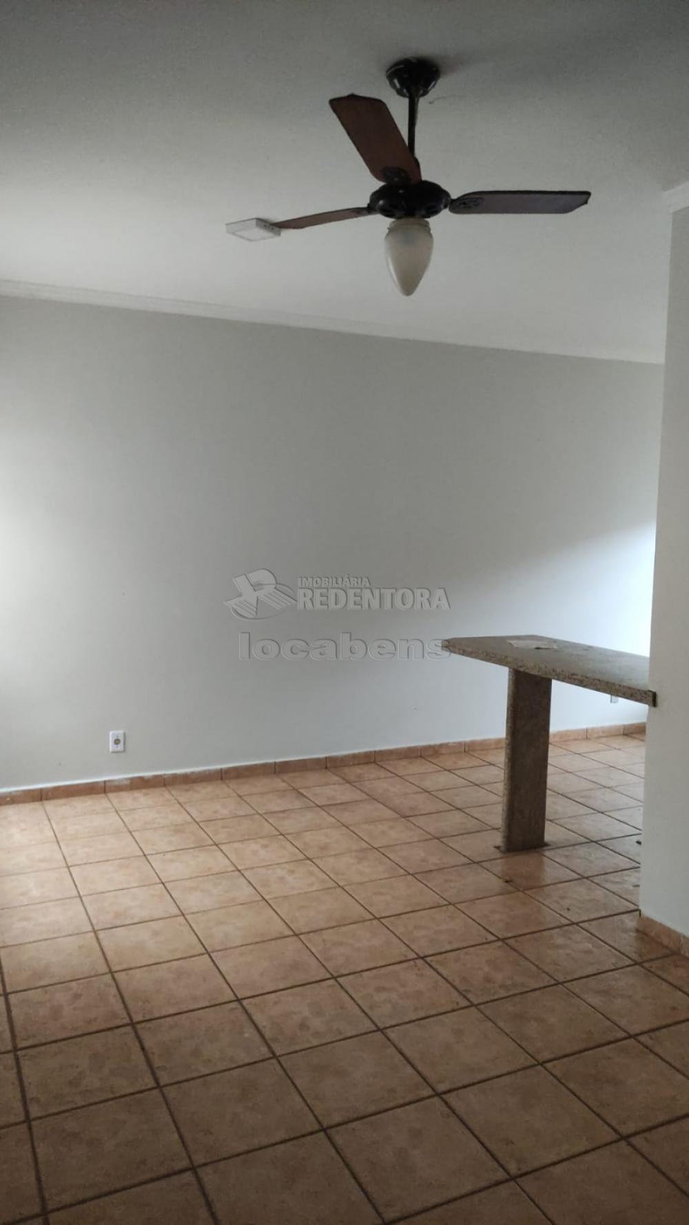 Alugar Casa / Padrão em São José do Rio Preto R$ 2.500,00 - Foto 10