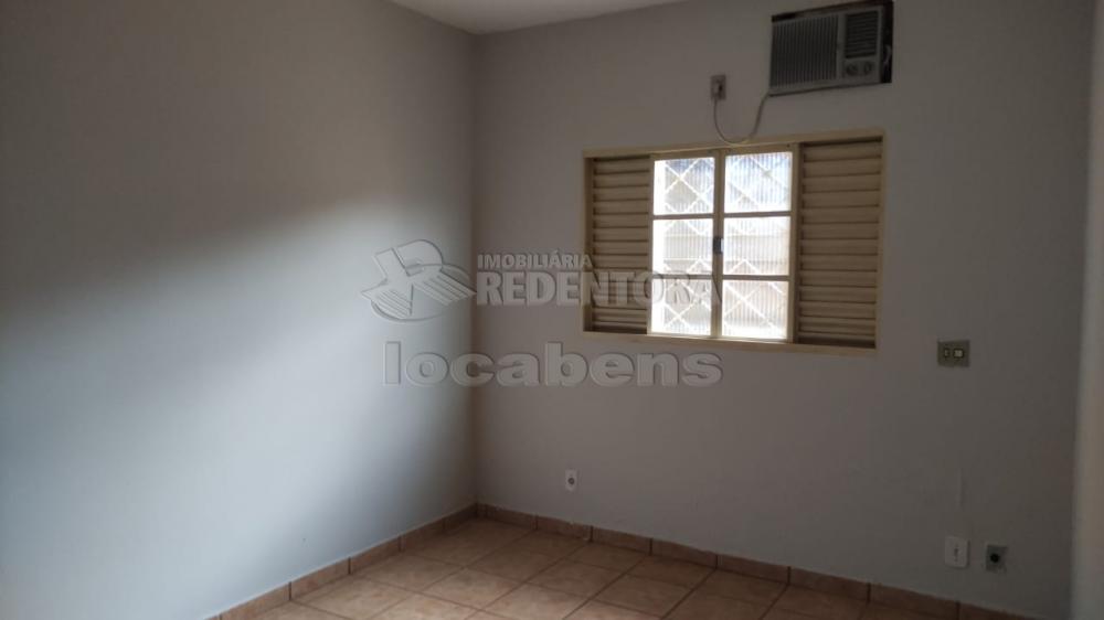 Alugar Casa / Padrão em São José do Rio Preto R$ 2.500,00 - Foto 14