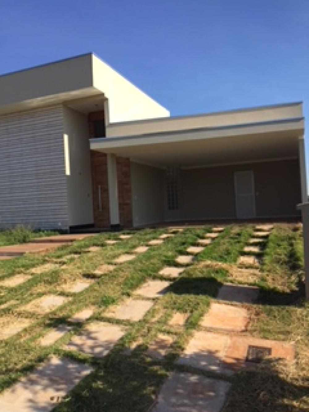 Sao Jose do Rio Preto Casa Venda R$900.000,00 Condominio R$290,00 3 Dormitorios 1 Suite Area do terreno 443.00m2 Area construida 221.00m2 Sao Jose do Rio Preto Casa Venda R$900.000,00 Condominio R$290,00 3 Dormitorios 1 Suite Area do terreno 443.00m2 Area construida 221.00m2