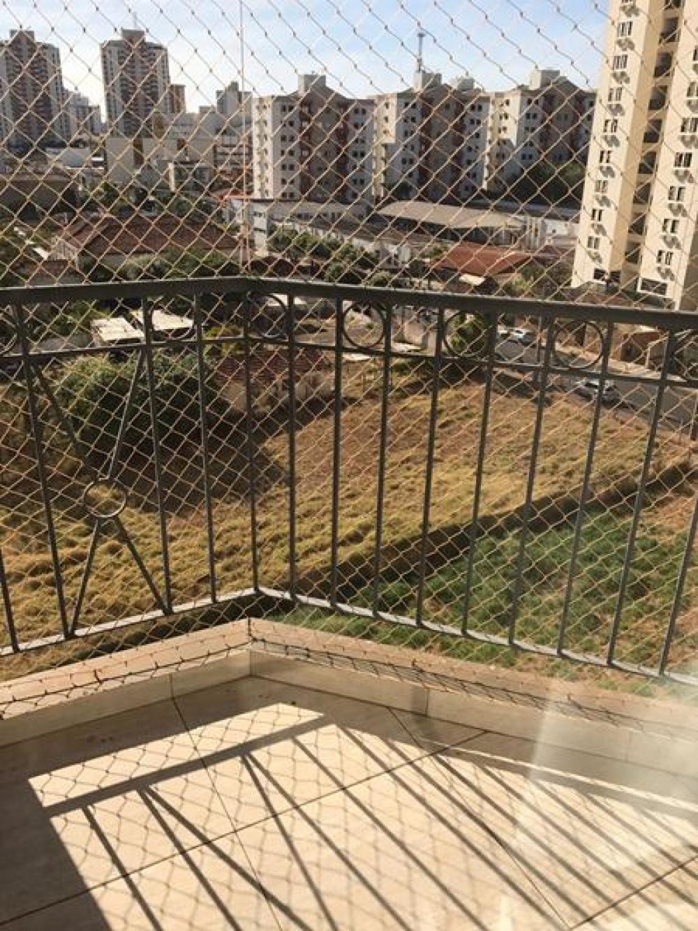 Alugar Apartamento / Padrão em São José do Rio Preto R$ 1.100,00 - Foto 4