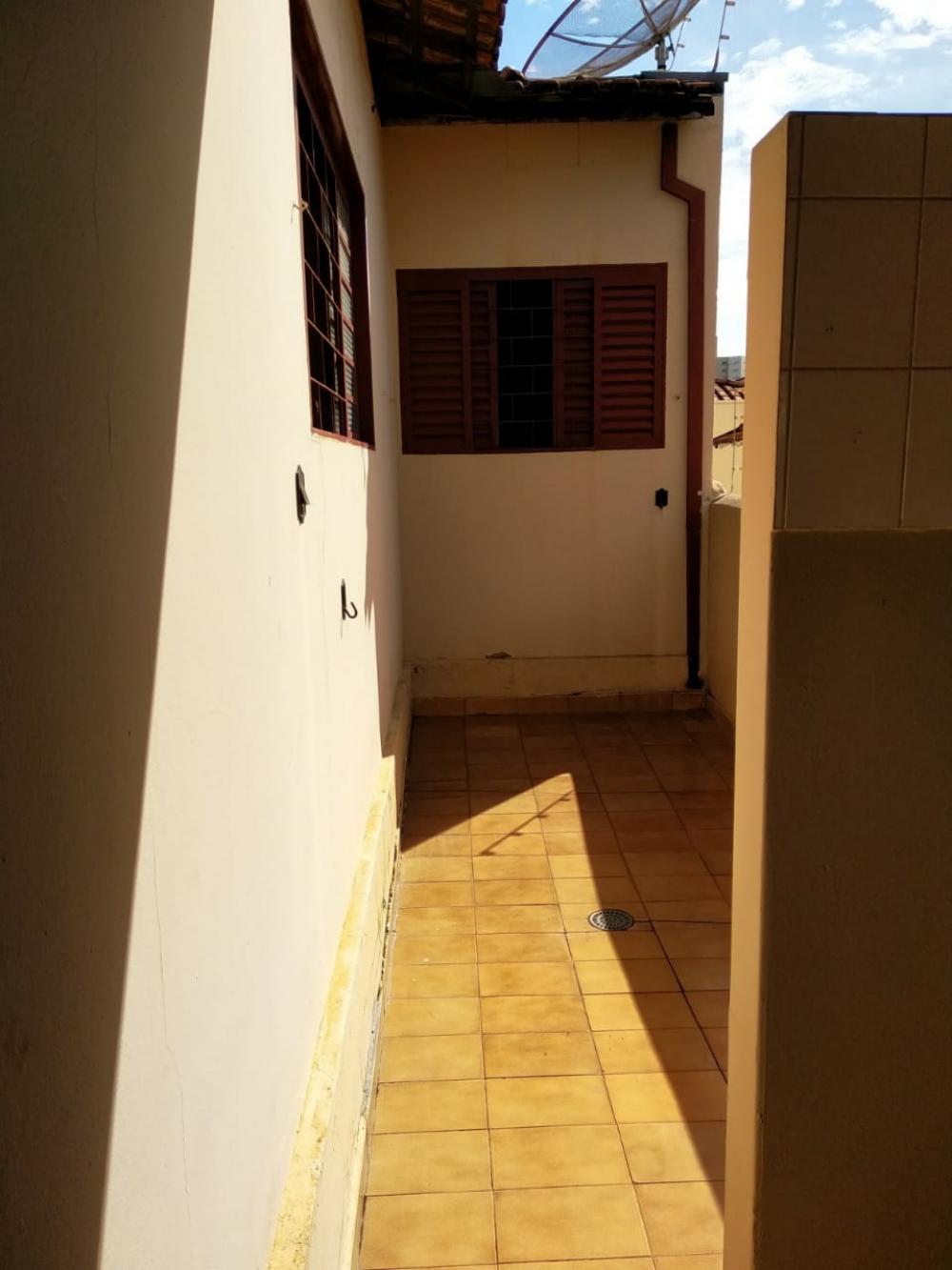 Alugar Casa / Padrão em São José do Rio Preto R$ 1.350,00 - Foto 14
