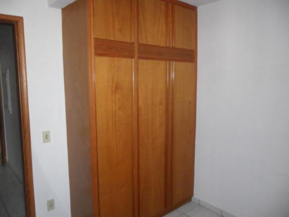 SAO JOSE DO RIO PRETO Apartamento Locacao R$ 950,00 Condominio R$150,00 3 Dormitorios 2 Vagas Area construida 100.00m2 SAO JOSE DO RIO PRETO Apartamento Locacao R$ 950,00 Condominio R$150,00 3 Dormitorios 2 Vagas Area construida 100.00m2