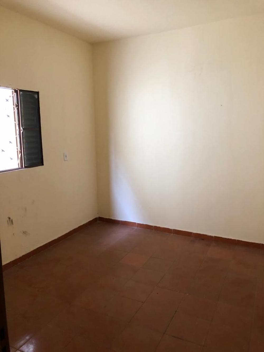 Alugar Casa / Padrão em São José do Rio Preto R$ 600,00 - Foto 3