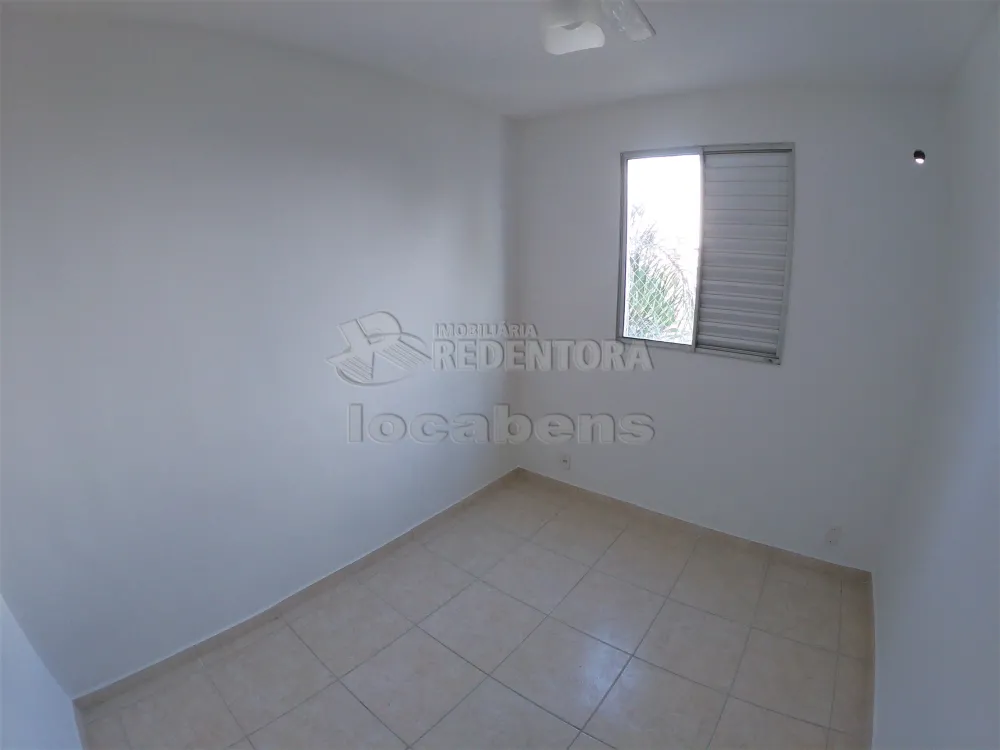 Alugar Apartamento / Padrão em São José do Rio Preto R$ 700,00 - Foto 4