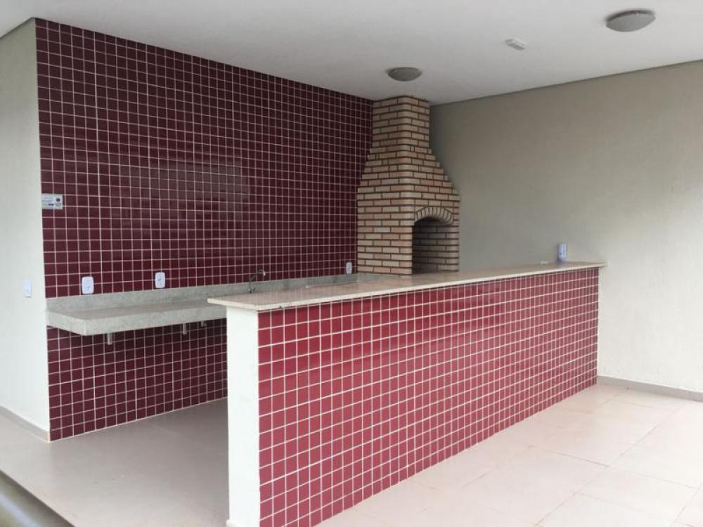 Alugar Apartamento / Padrão em São José do Rio Preto R$ 950,00 - Foto 2