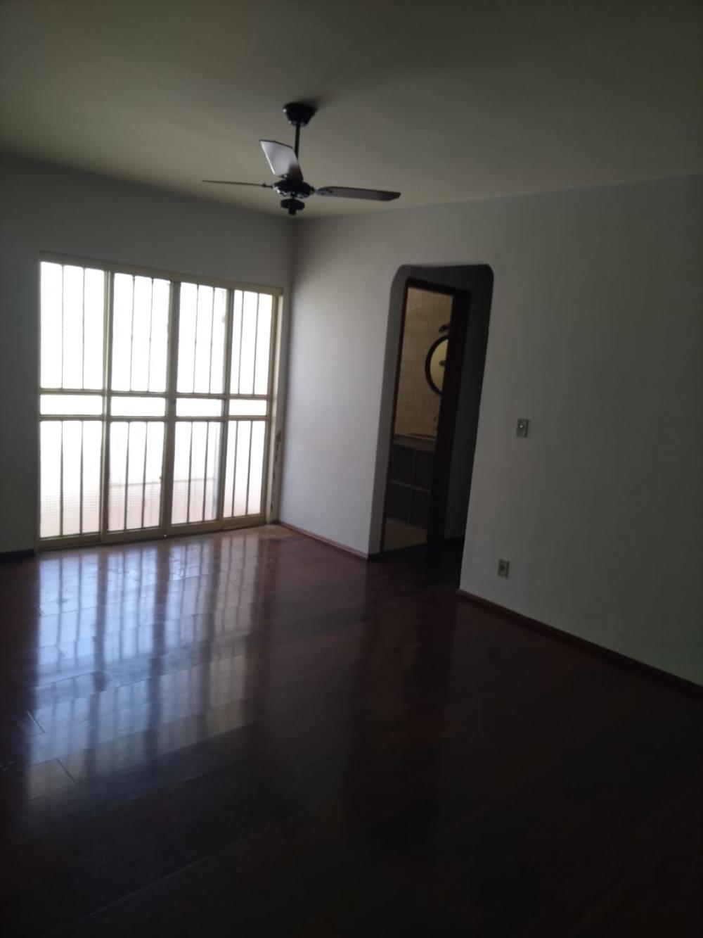 Alugar Apartamento / Padrão em São José do Rio Preto R$ 800,00 - Foto 2