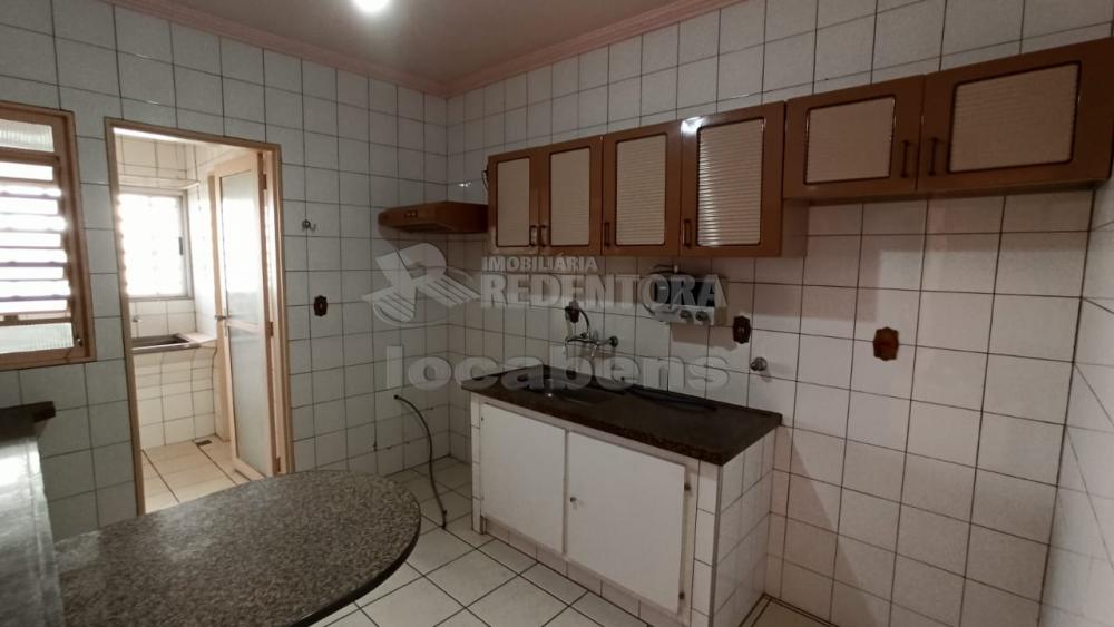 Alugar Apartamento / Padrão em São José do Rio Preto R$ 765,54 - Foto 2