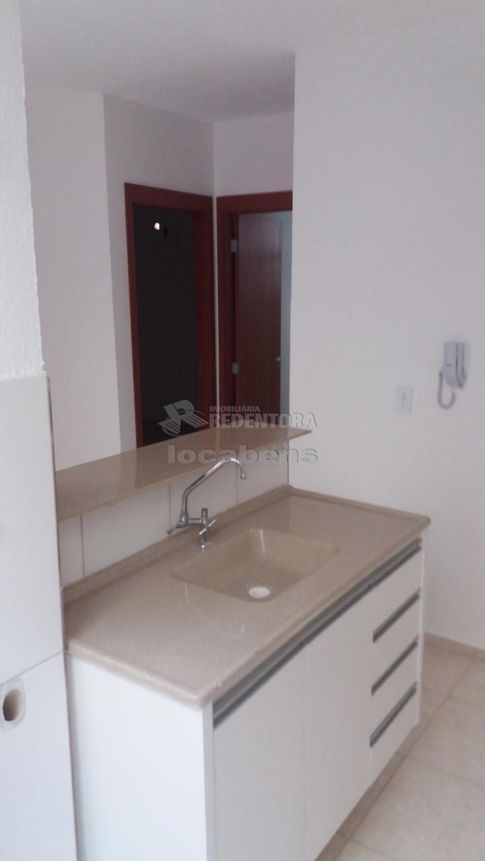 Comprar Apartamento / Padrão em São José do Rio Preto R$ 150.000,00 - Foto 3