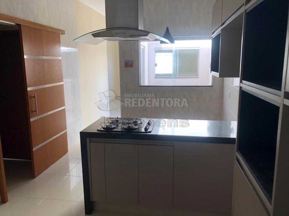 Alugar Casa / Padrão em São José do Rio Preto R$ 1.650,00 - Foto 3