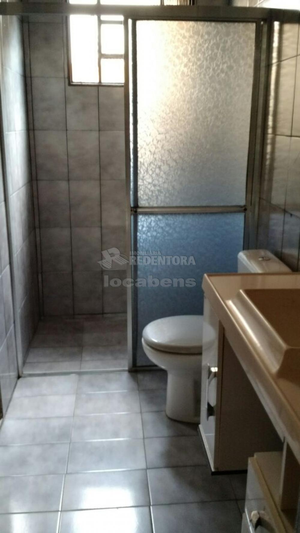 Alugar Casa / Padrão em São José do Rio Preto R$ 800,00 - Foto 5