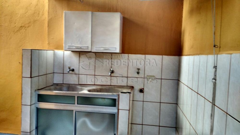 Alugar Casa / Padrão em São José do Rio Preto R$ 800,00 - Foto 9