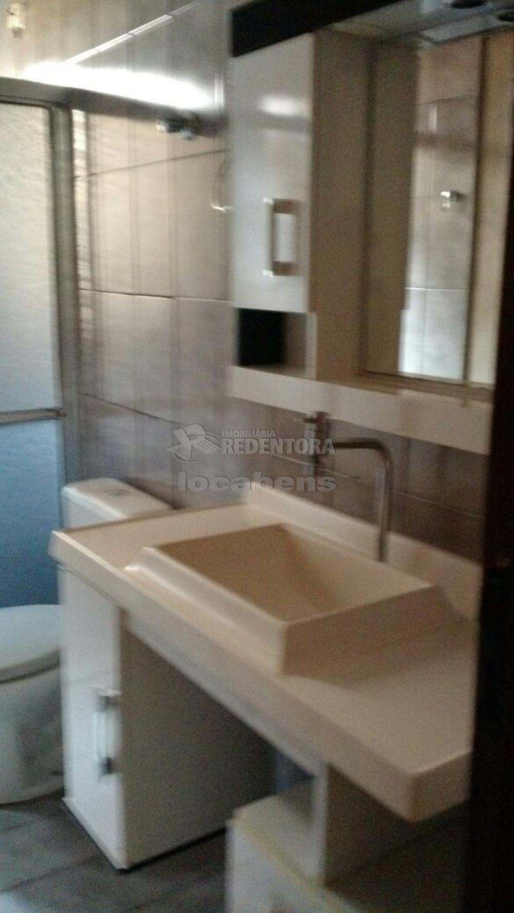 Alugar Casa / Padrão em São José do Rio Preto R$ 800,00 - Foto 10