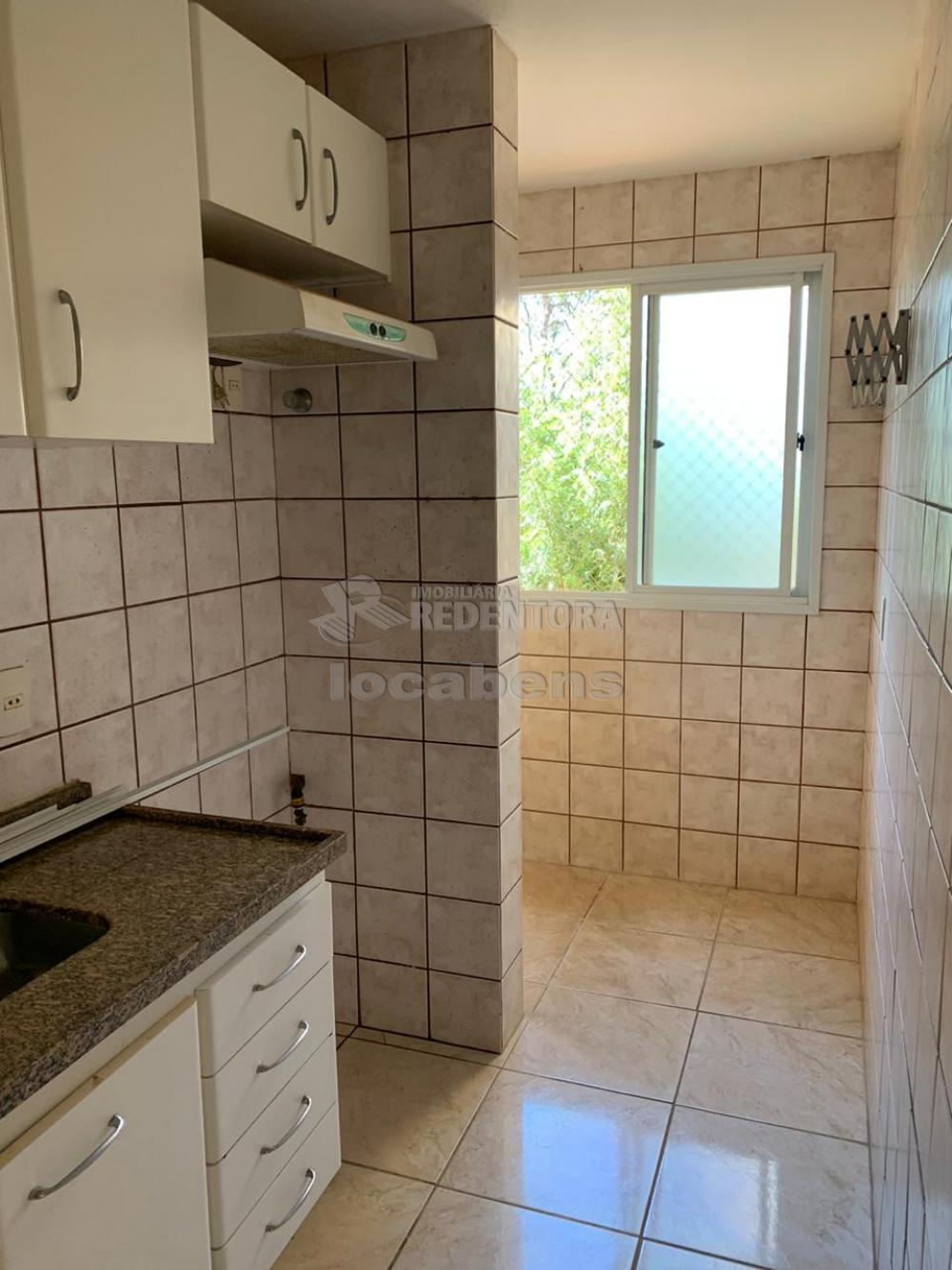 Alugar Apartamento / Padrão em São José do Rio Preto R$ 750,00 - Foto 17