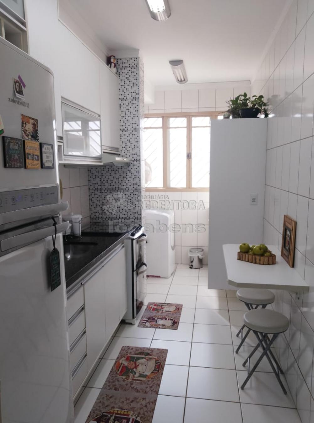 Comprar Apartamento / Padrão em São José do Rio Preto R$ 210.000,00 - Foto 4