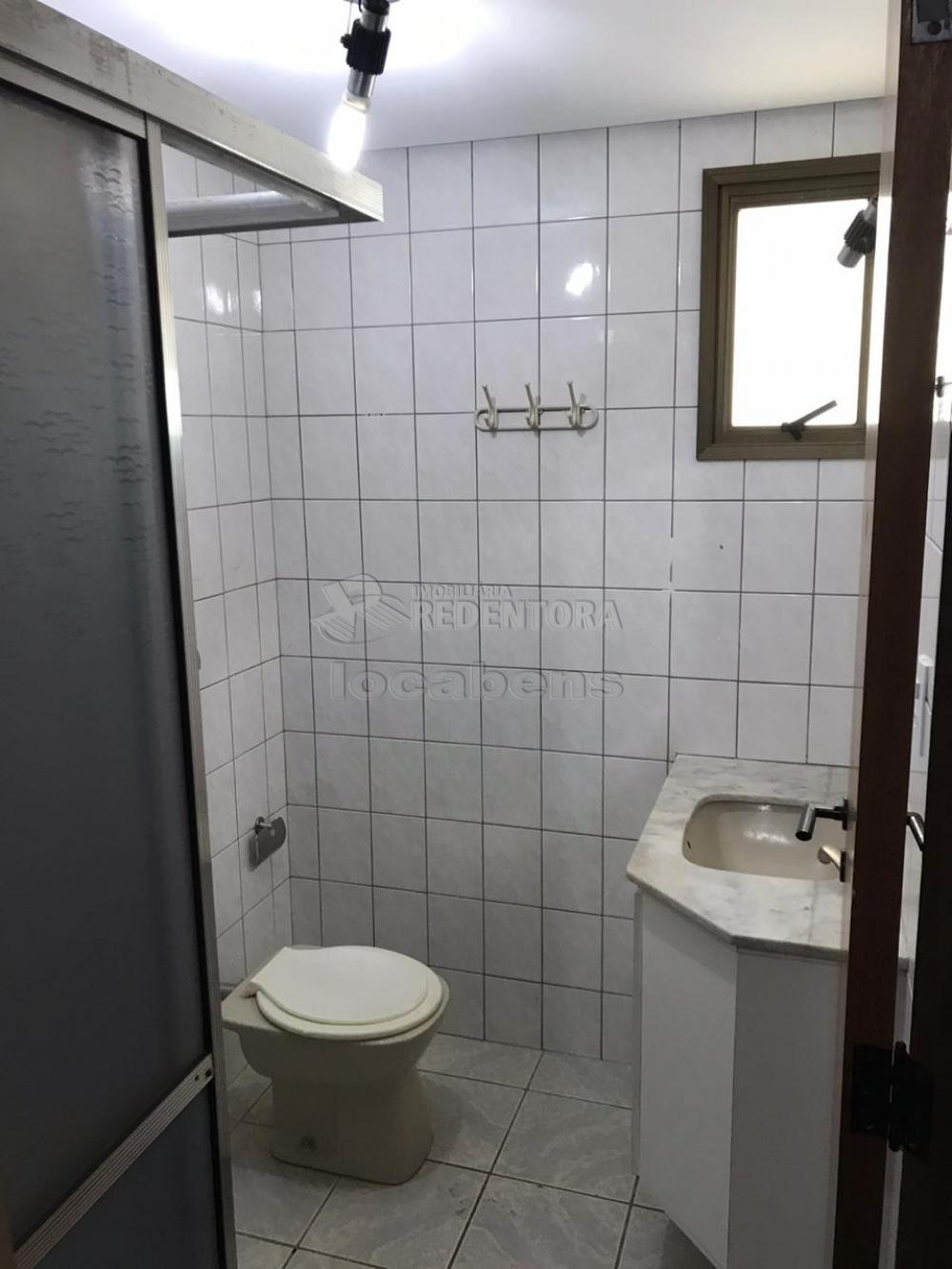 Alugar Apartamento / Padrão em São José do Rio Preto R$ 1.800,00 - Foto 3