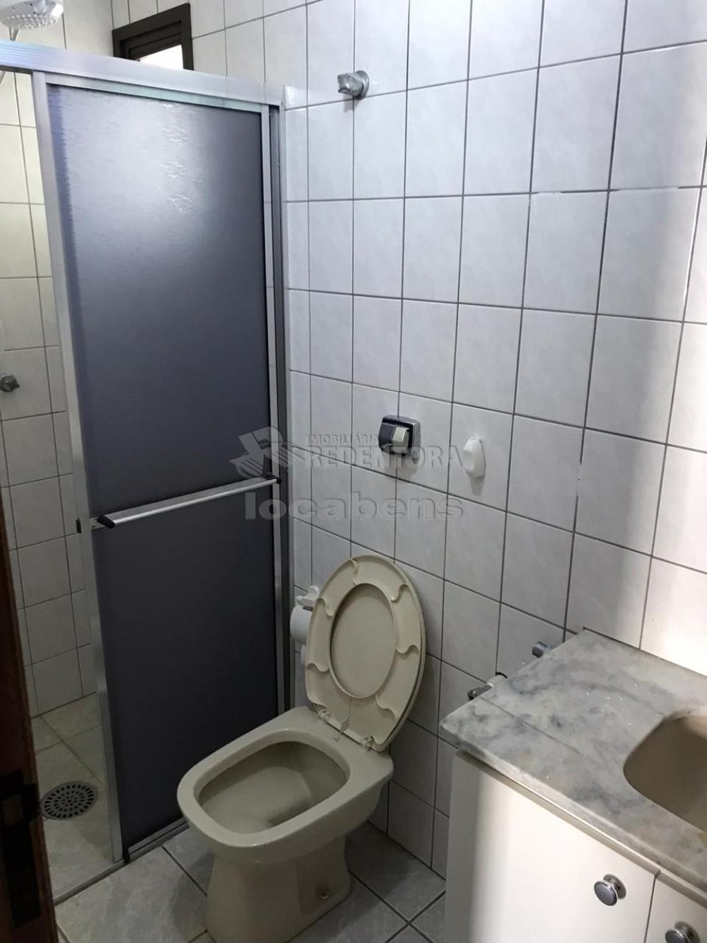 Alugar Apartamento / Padrão em São José do Rio Preto R$ 1.800,00 - Foto 4
