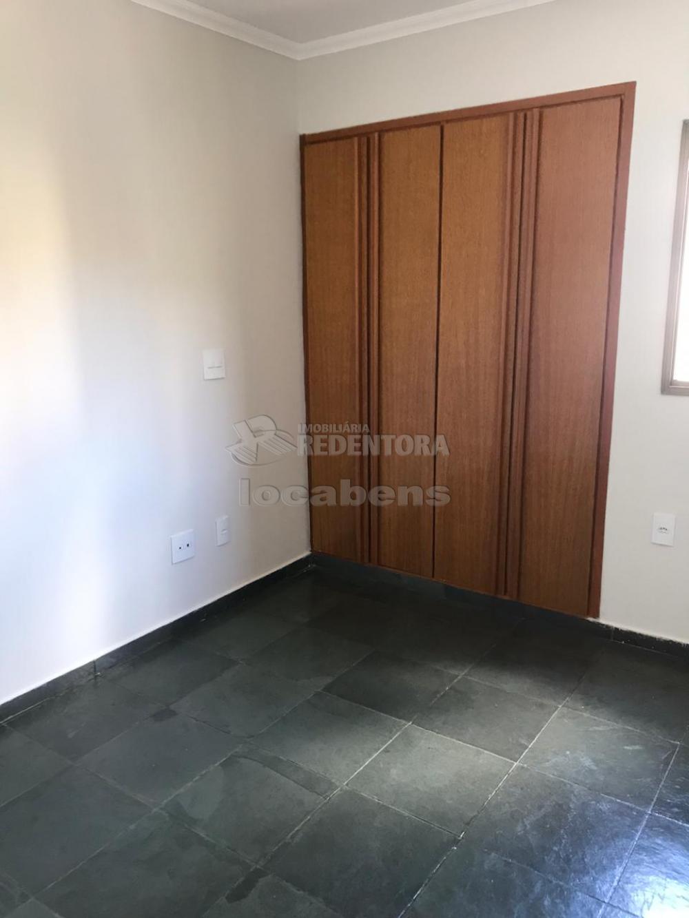Alugar Apartamento / Padrão em São José do Rio Preto R$ 1.800,00 - Foto 5