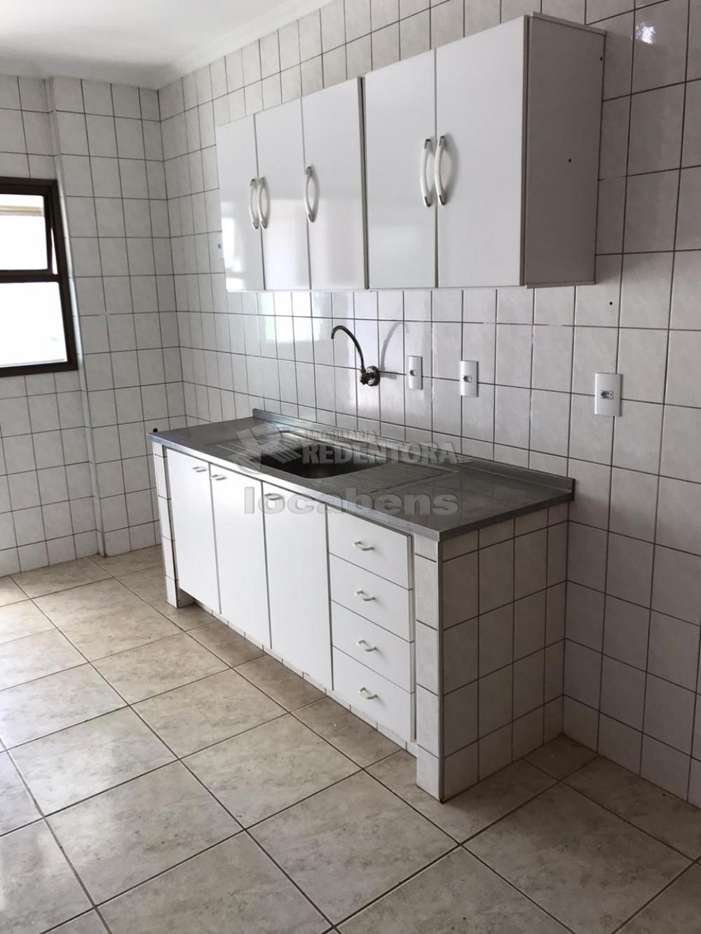 Alugar Apartamento / Padrão em São José do Rio Preto R$ 1.800,00 - Foto 7