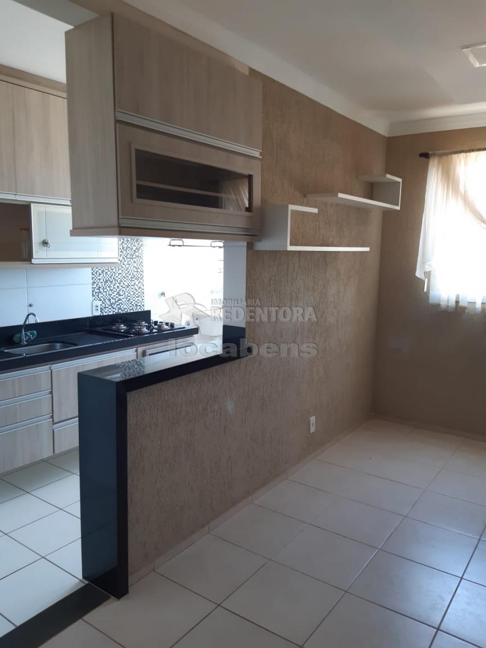 Alugar Apartamento / Padrão em São José do Rio Preto R$ 700,00 - Foto 1