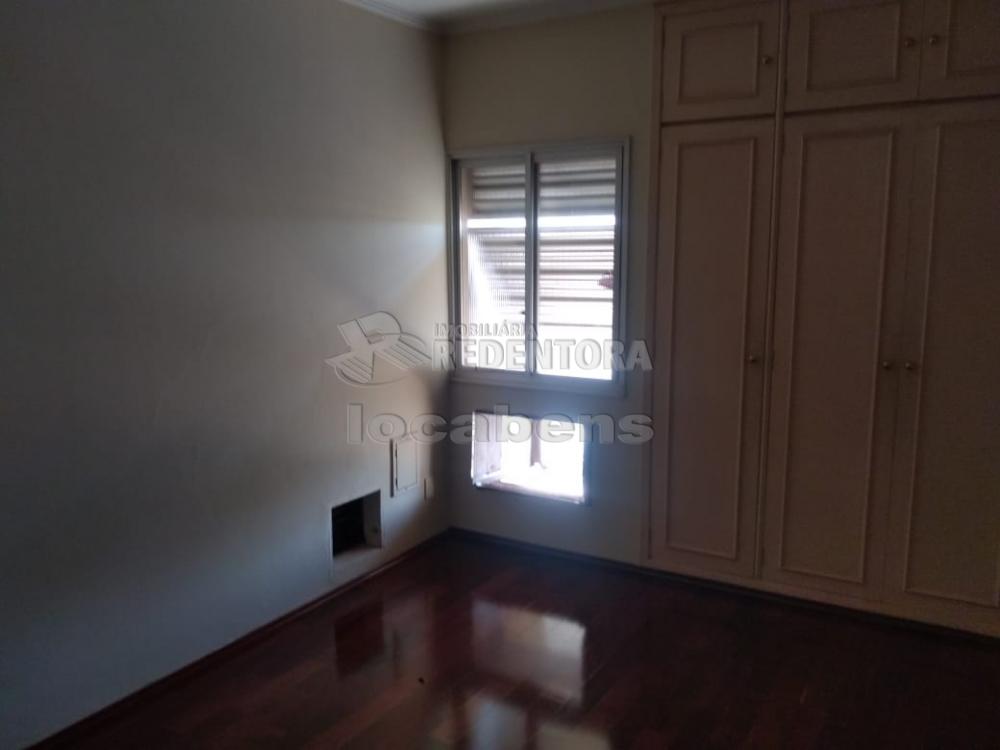 Alugar Apartamento / Padrão em São José do Rio Preto R$ 1.100,00 - Foto 2