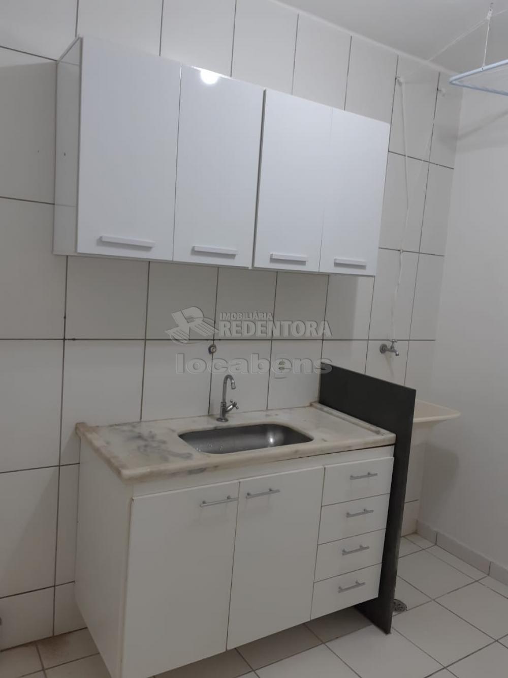 Comprar Apartamento / Padrão em São José do Rio Preto R$ 220.000,00 - Foto 4