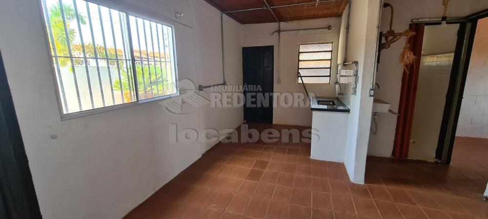 Alugar Casa / Padrão em São José do Rio Preto R$ 550,00 - Foto 4