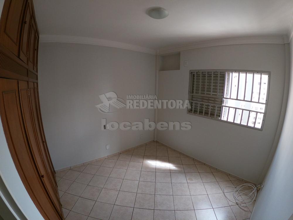 Alugar Apartamento / Padrão em São José do Rio Preto R$ 1.150,00 - Foto 17