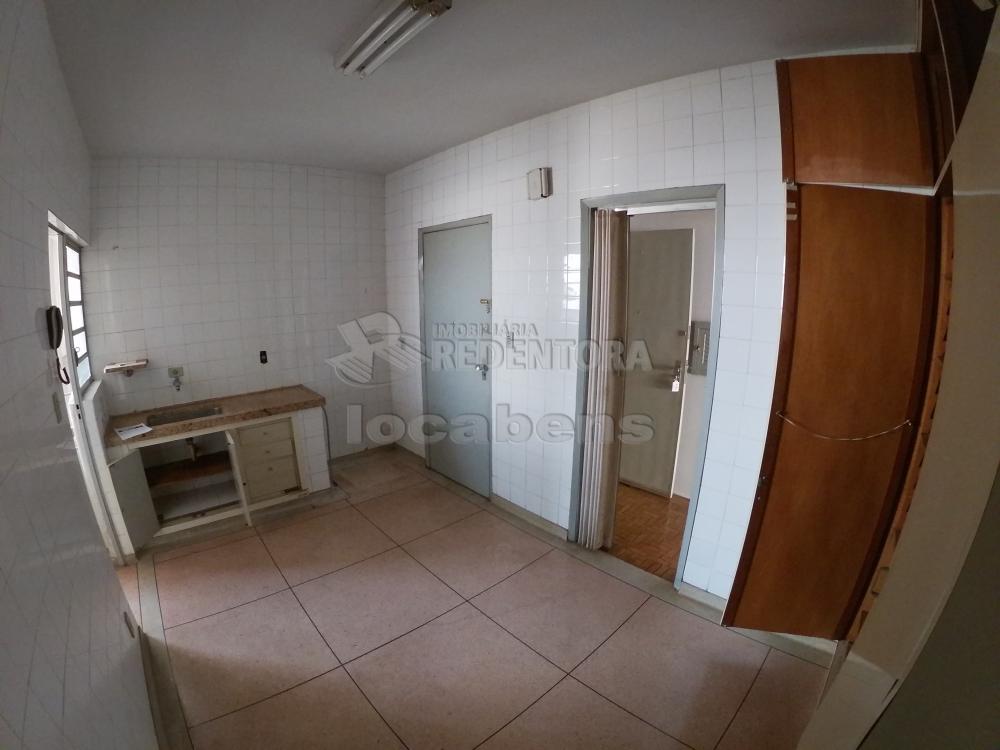 Alugar Apartamento / Padrão em São José do Rio Preto R$ 700,00 - Foto 9