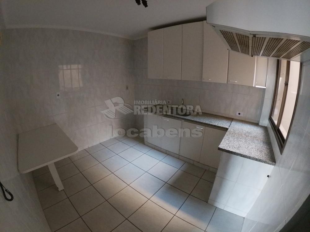 Alugar Apartamento / Padrão em São José do Rio Preto R$ 750,00 - Foto 13