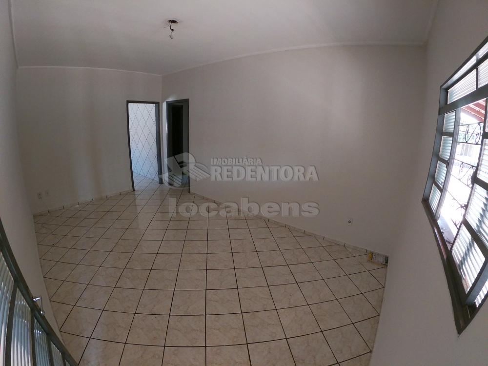 Alugar Casa / Padrão em São José do Rio Preto R$ 1.015,00 - Foto 2