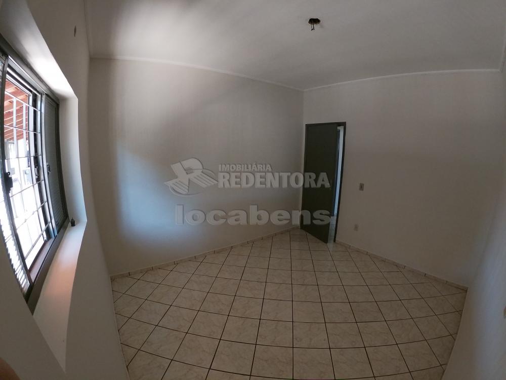 Alugar Casa / Padrão em São José do Rio Preto R$ 1.015,00 - Foto 5