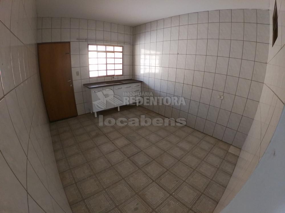 Alugar Casa / Padrão em São José do Rio Preto R$ 1.000,00 - Foto 10