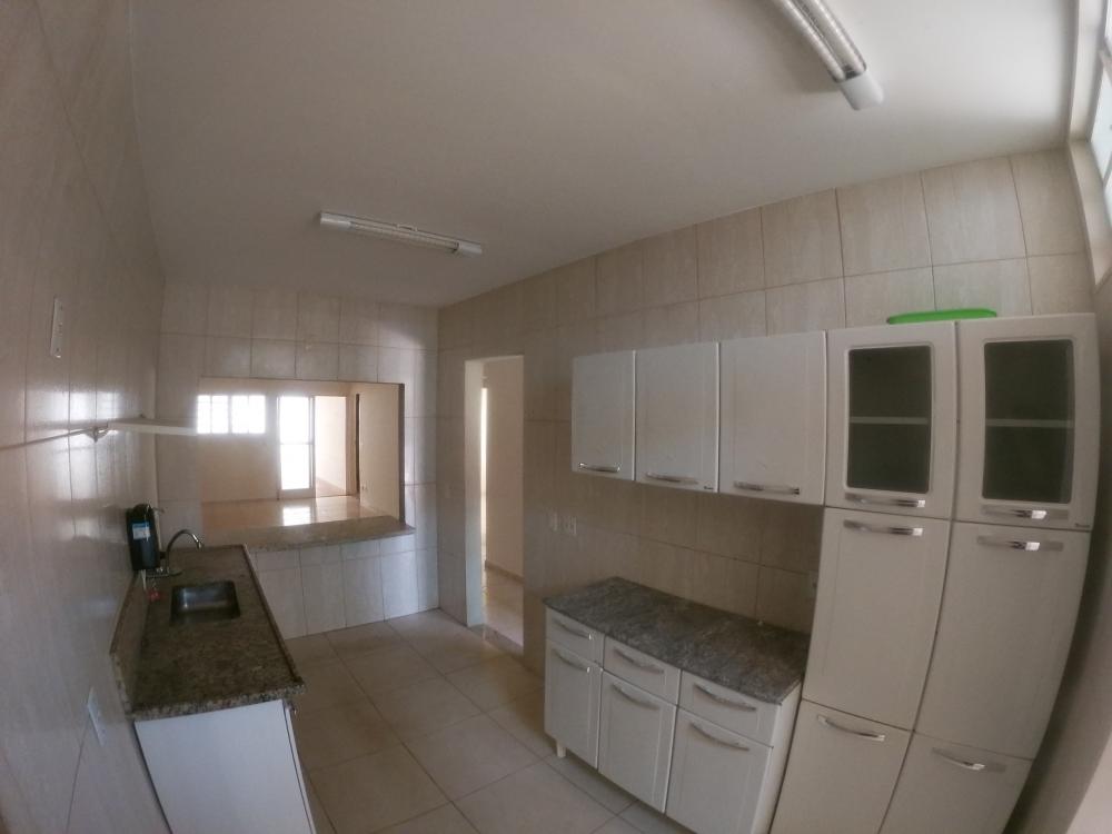 Alugar Casa / Condomínio em São José do Rio Preto R$ 1.200,00 - Foto 4
